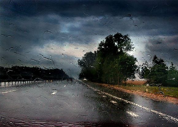 Дождь нагнал меня в дороге