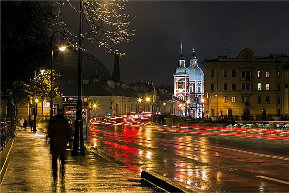 Люблю в дождях и зелени Москву...