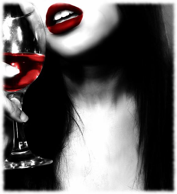 красные губы вишневое вино